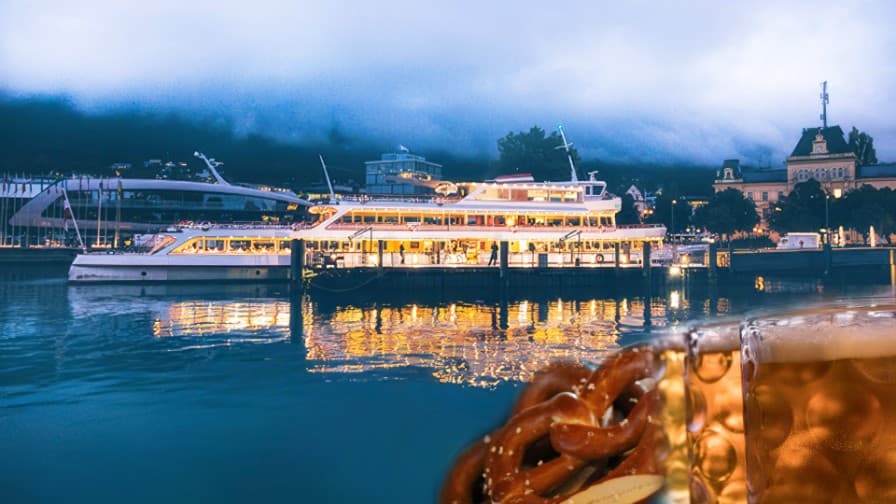 Oktoberfest-Schiff