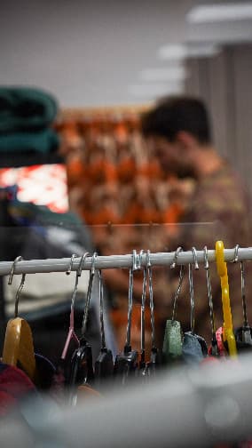 Late-Night-Tausch: Kleidertauschen mit Musik, Snacks & Drinks