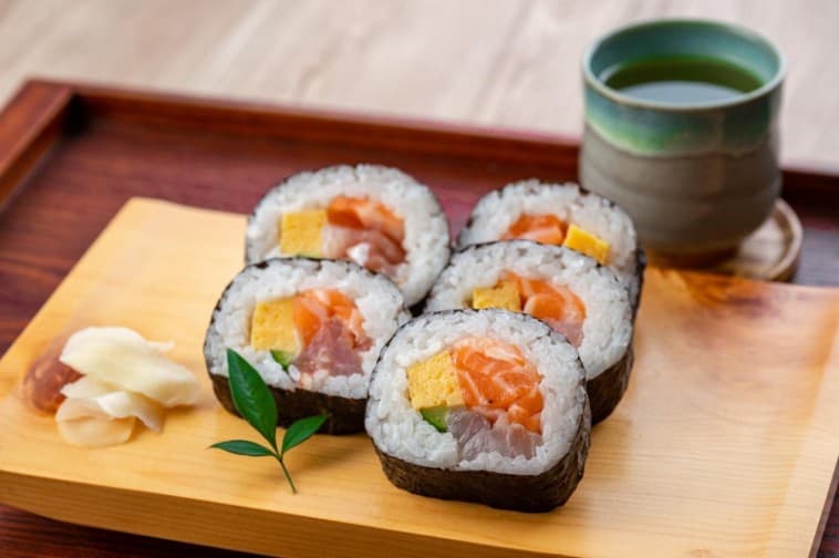 Sushi und Onigiri