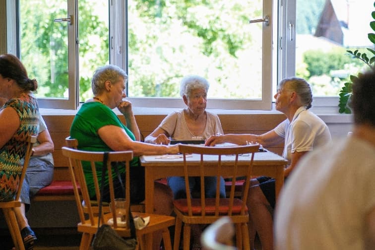 Unterhaltsames Treffen am Vormittag